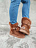 Рыжие угги  UGG CAMEL с меховой опушкой лентой и помпонами женские эко замша, фото 7