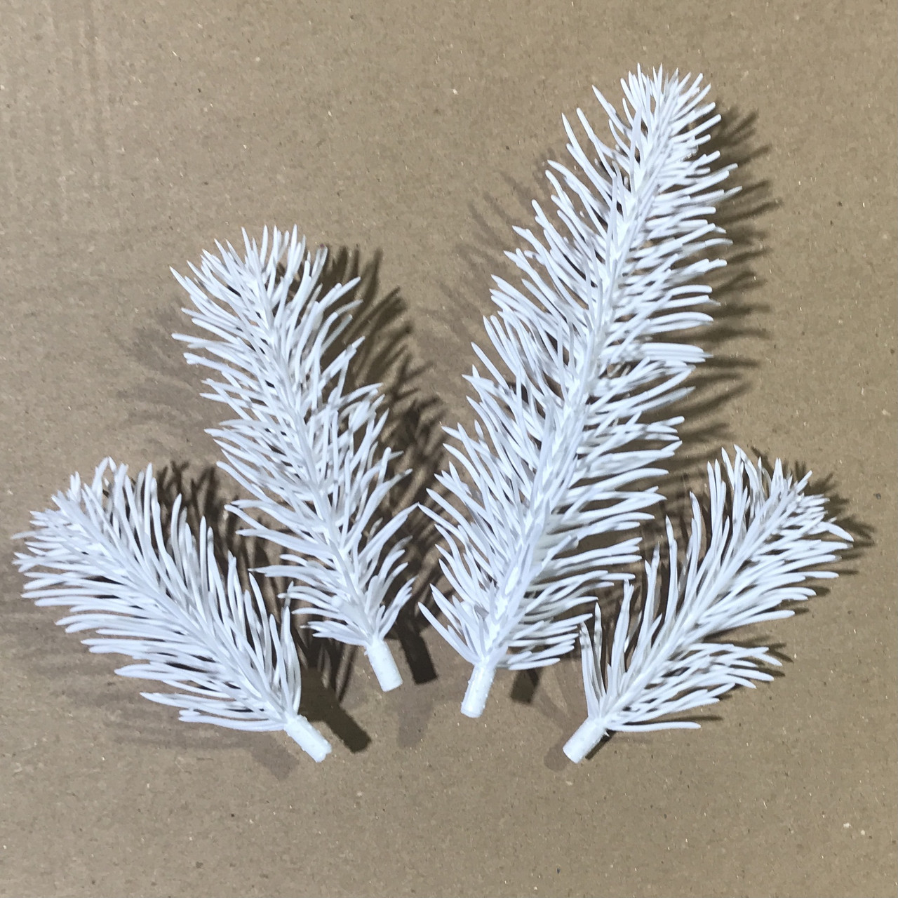 Штучна хвоя, гілочки ялинки для рукоділля (набір 600 шт.) білий, фото 1