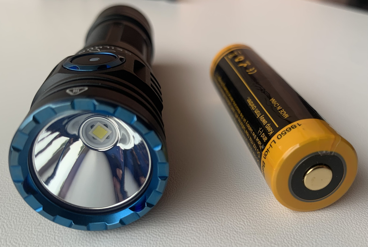 Ліхтар Skilhunt M300 HD 2000 Lumens + акумулятор, фото 1