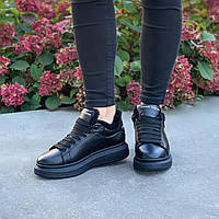 Женская обувь Alexander McQueen черного цвета. Кроссовки для девушек Маквины женские на меху.