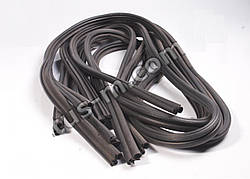 Ущільнювач отвору дверей Волга 3110 (комплект 4 шт)