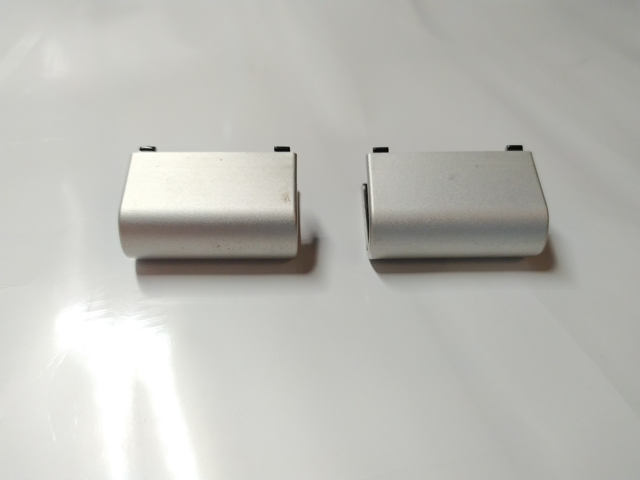 Заглушки на петлі HP DV7-4000 бу