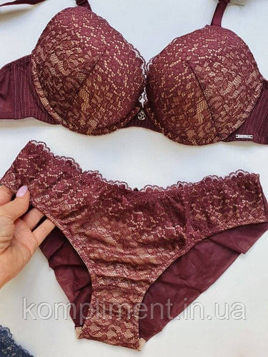 Комплект жіночої спідньої білизни з ефектом пушап Balaloum 9399 марсал чашка В
