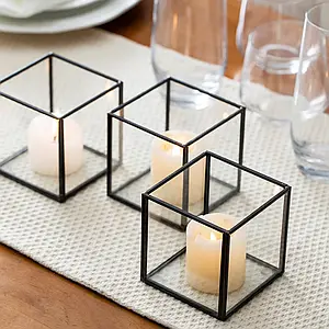Набір із 3 квадратних дизайнерських свічників 8х8 см у формі куба зі скла
