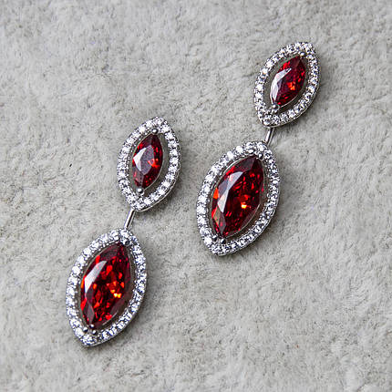Серьги пуссеты гвоздики серебристого цвета размер 35х10 мм фирма Xuping Jewelry с рубиновыми кристаллами, фото 3