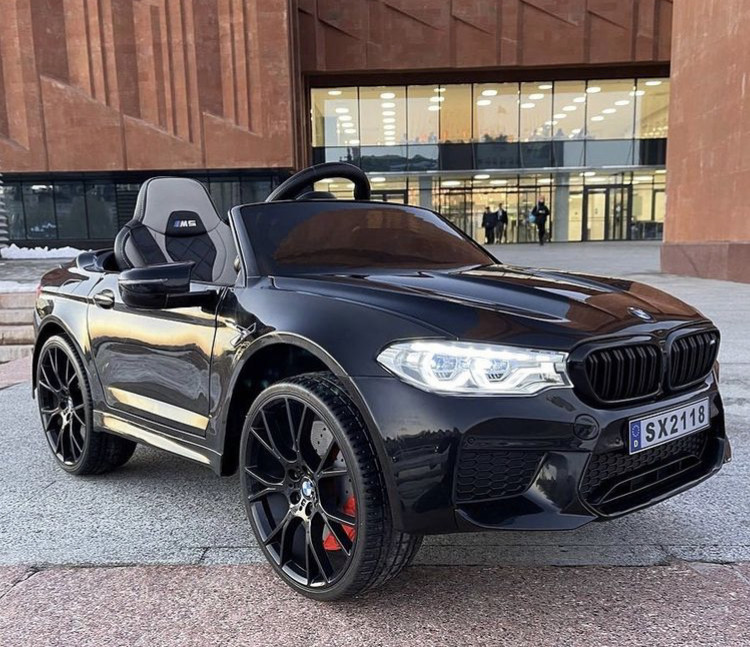 Дитячий електромобіль BMW чорний