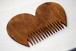 Дерев'яний гребінець для бороди і вусів "Серце-2" ручної роботи