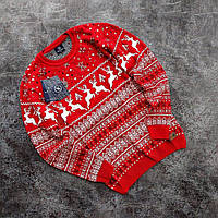 Мужской новогодний свитер с оленями красный без горла шерстяной