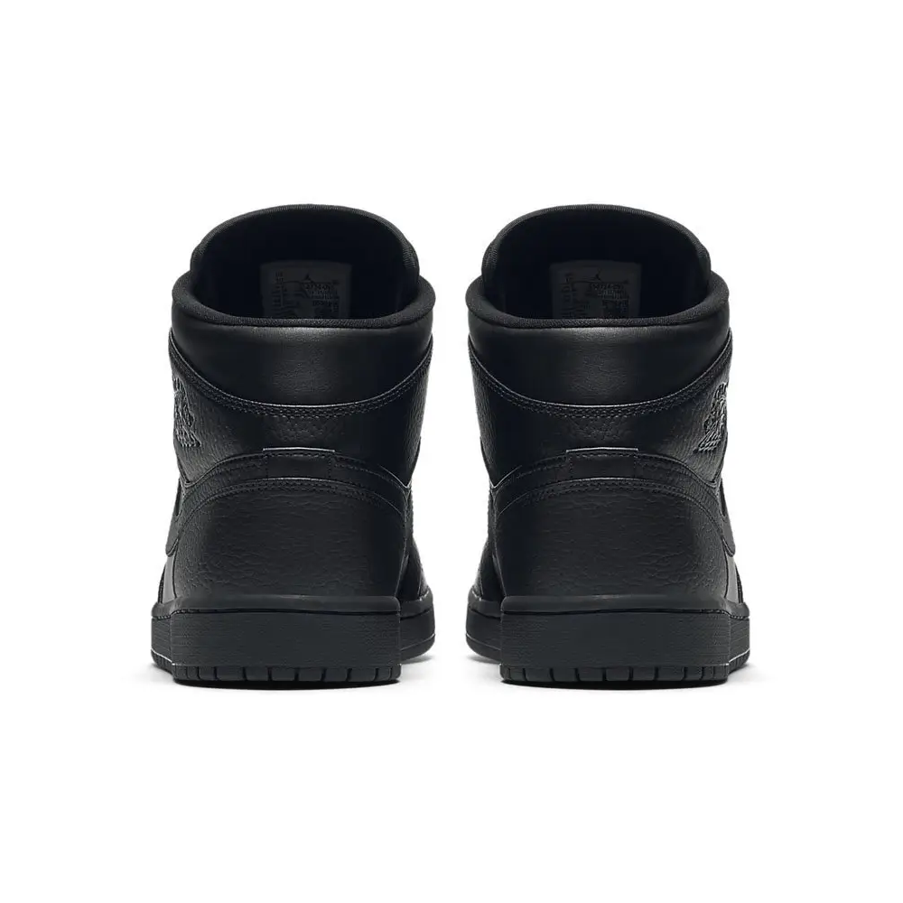 Jordans hotsell triple black