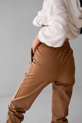 Жіночі джогери екошкіра теплі на флісі, фото 2