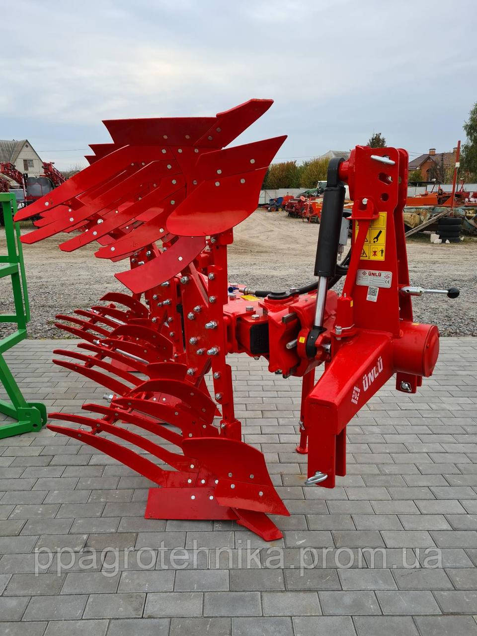 Купить Плуг оборотный UNLU 3-х корпусный с передплужниками, цена 301958 ...