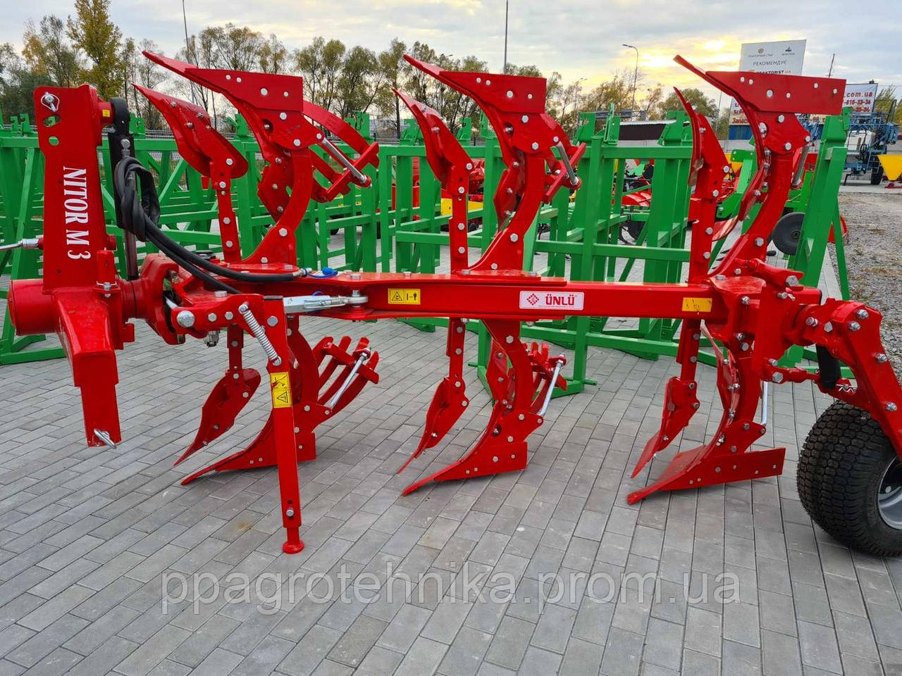 Купить Плуг оборотный UNLU 3-х корпусный с передплужниками, цена 301958 ...
