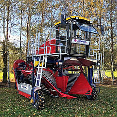 Комбайн для збирання ягід JAGODA OSKAR 4WD самохідний