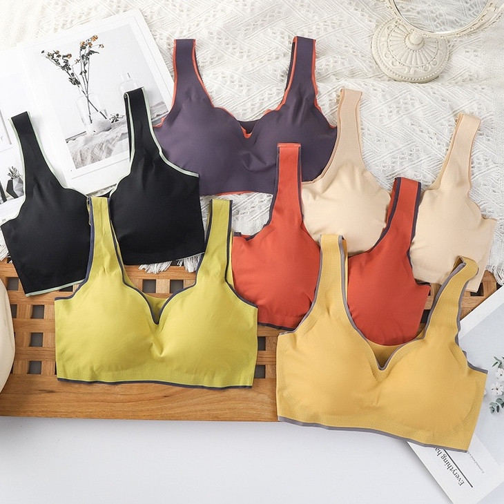 Безшовний топ із лазерною обробкою, на широких бретелях