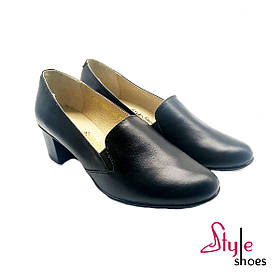 Туфлі класичні жіночі зі шкіри чорного кольору на підборах 4 см  “Style Shoes”