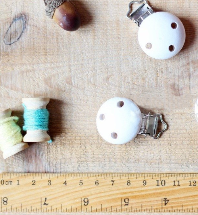 Дерев'яна кліпса-тримач для соски 42*29мм біла, фото 1