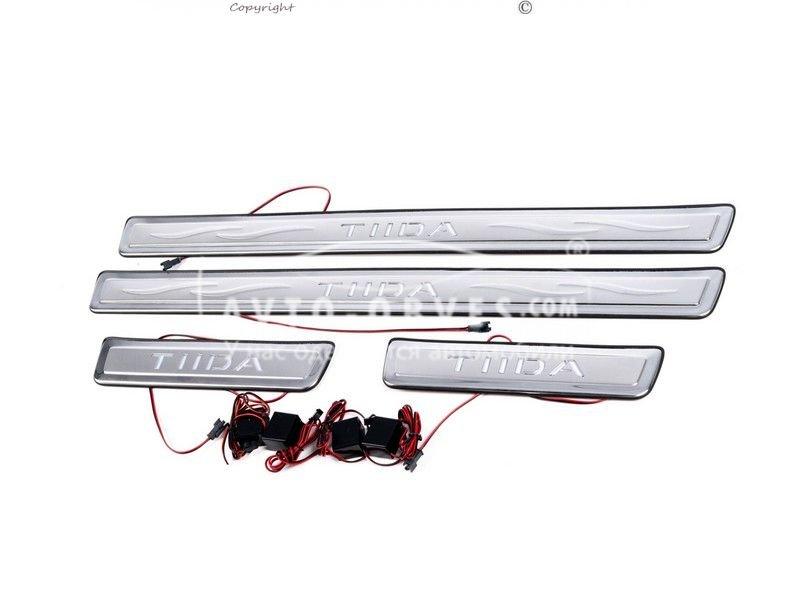 Накладки на пороги Nissan Tiida 2004-2011 - type: з підсвічуванням 4 шт