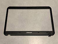 Рамка матрицы для ноутбука Samsung X420 (BA75-02305A), с трещиной и без декоративной петли. Б/у