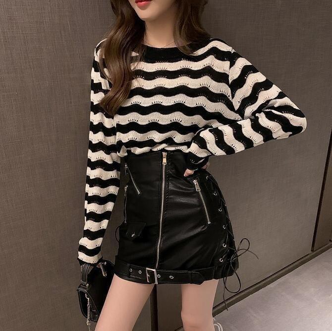 Жіночий тонкий светр в'язаний чорно-білий у смужку (р. 42-44) 10KF2119, фото 1