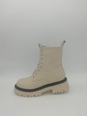 Зимові черевики на товстій підошві. Розміри: 37, 38, 39, 40, 42.