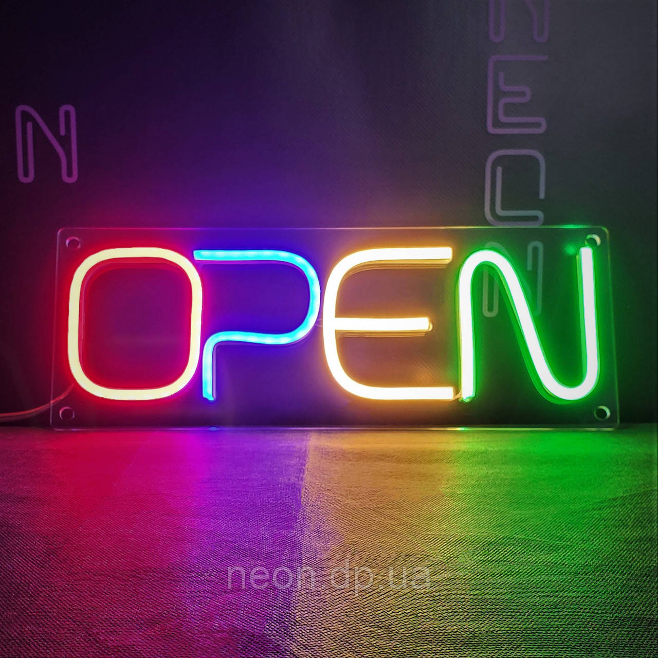 Неонова вивіска "Open"