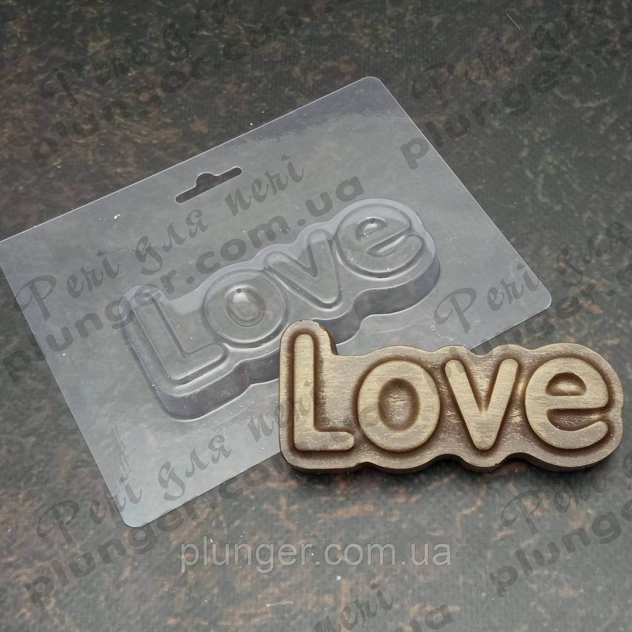 Форма пластикова для шоколаду Love