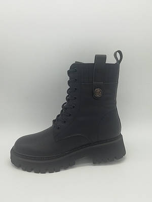 Зимові черевики на товстій підошві. Великі розміри (41, 42).