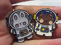 Брошь брошка значок пин набор 2шт космос космонавт астронавт заяц кролик белый и мишка медведь в скафандре
