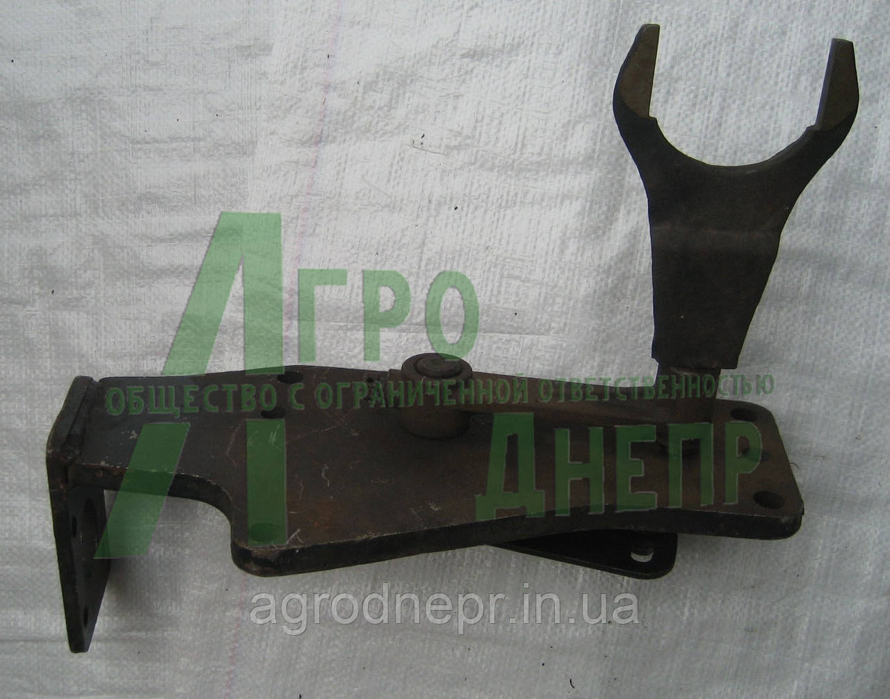 Кронштейн 75-1604210 Е