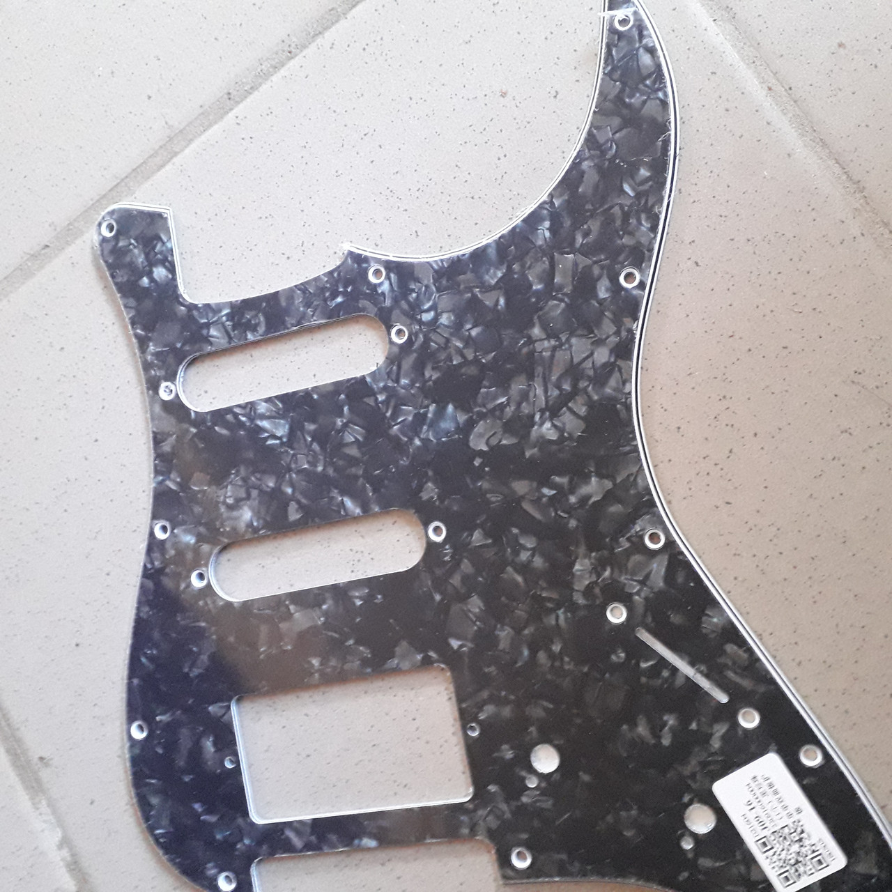 Пікгард УЧЕНКА для електрогітари SSH Fender Stratocaster чорний перламутр, фото 1