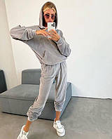 Жіночий костюм