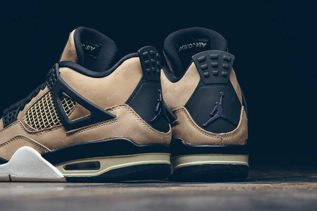 Чоловічі кросівки Air Jordan 4 Retro, фото 2