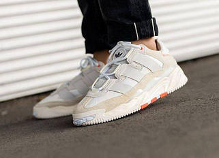 Жіночі кросівки ADIDAS