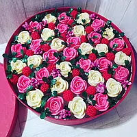 Шоколадні троянди в капелюшній коробці
діаметр коробки 25 см