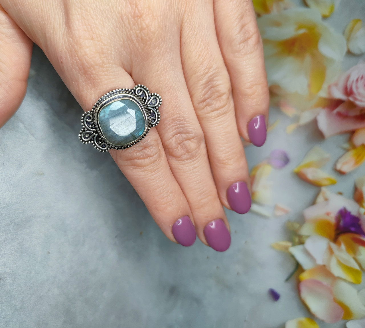 Кільце натуральний лабрадор. Лабрадор квадрат в сріблі 16,8 розмір. Індія., фото 1