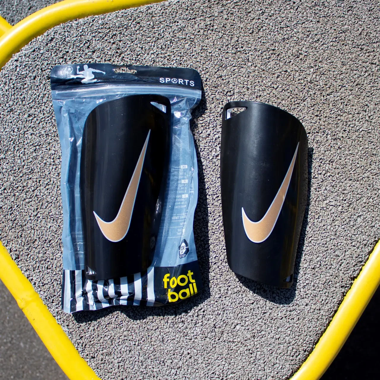 Футбольні щитки Nike (чорний)