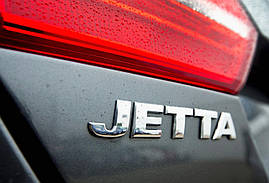 Шильдик емблема напис на багажник Volkswagen Jetta колір хром