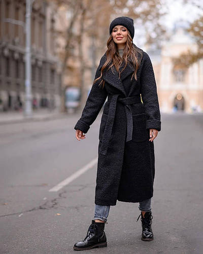poncho femme original à carreaux et chapeau mou noir  Модные зимние  наряды, Модные стили, Зимняя мода