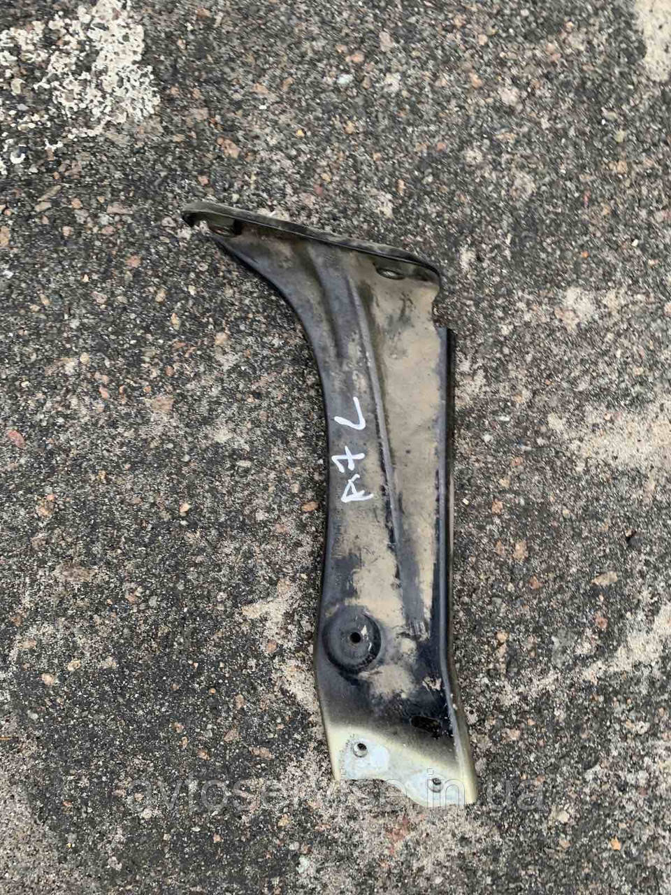 Кронштейн крила лівий Skoda Octavia A7 універсал, фото 1