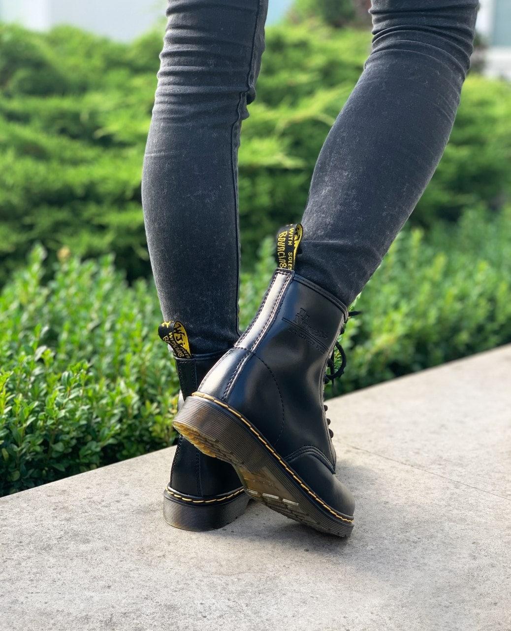 Женские ботинки Dr.Martens 1460 Black (чёрные) стильные весенне-осенние сапоги на шнуровке 6926 топ - фото 4 - id-p1697175196