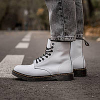 Жіночі зимові черевики Dr. Martens 1460 White / Доктор Мартінс білі шкіряні з чорним хутром на чорній підошві