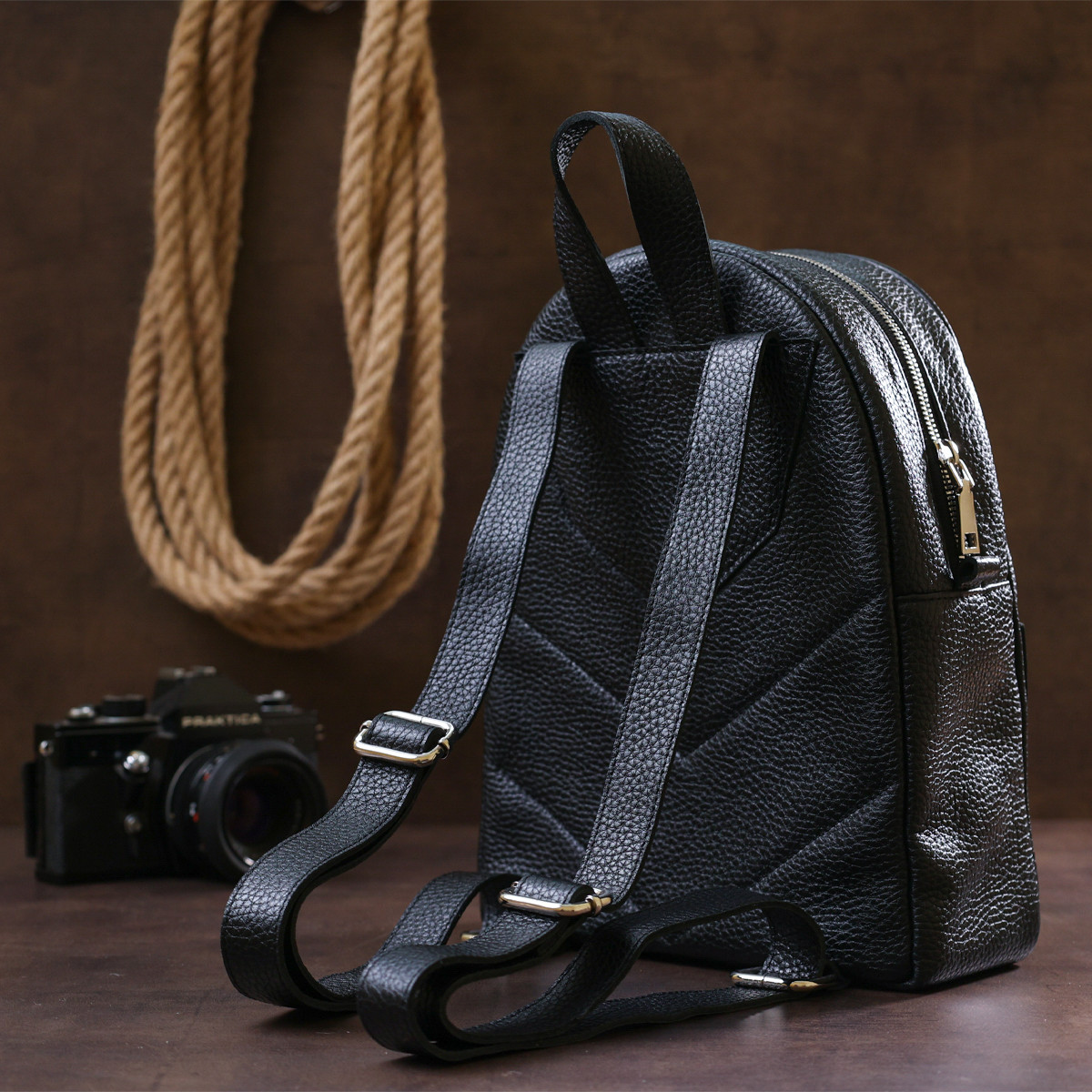 Женский, вместительный, практичный рюкзак из натуральной кожи Shvigel 16302 Черный, молодежные рюкзаки - фото 9 - id-p1697728609