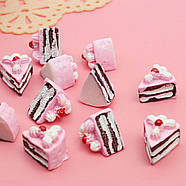 Лялькова їжа "Куcочок тортика з вершками та вишенькою" 1 шт., фото 2