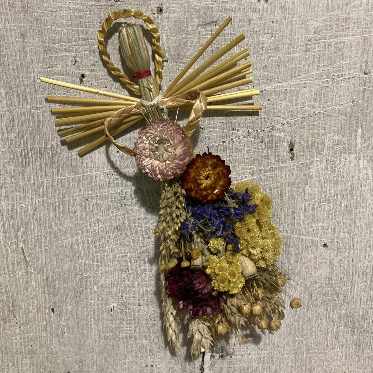 Солом’яний ангел з сухоцвітами 21 см Оберіг, різдвяна іграшка