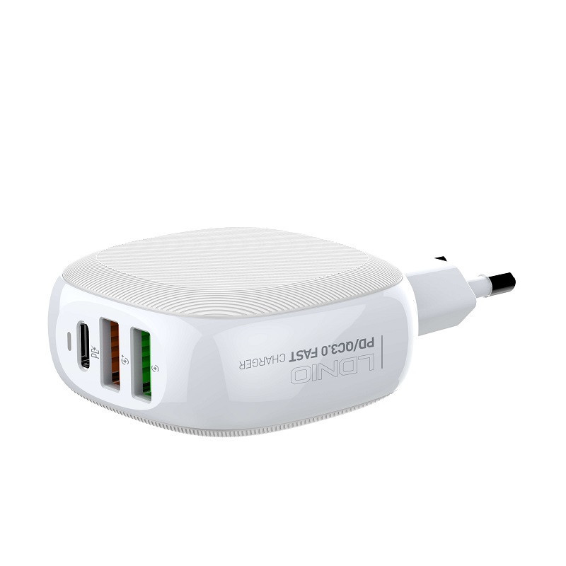 Адаптер мережевий LDNIO A3510Q Type-C на Lightning 2USB-1Type-C, 3A, 28.5 W, білий