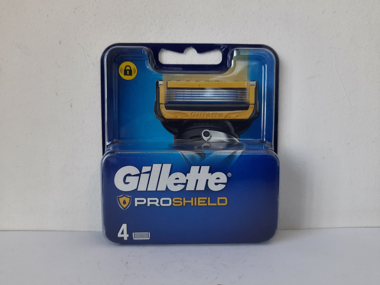 Касети Gillette Fusion Proshield 4 шт. (Мартриджі жилет Фюжин прошилд жовті Оригінал Німеччина)