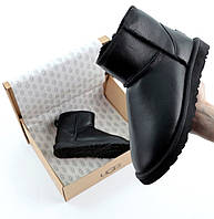 Натуральные зимние женские угги UGG Australia UGG Classic Mini Bomber Black кожаные. Живое фото