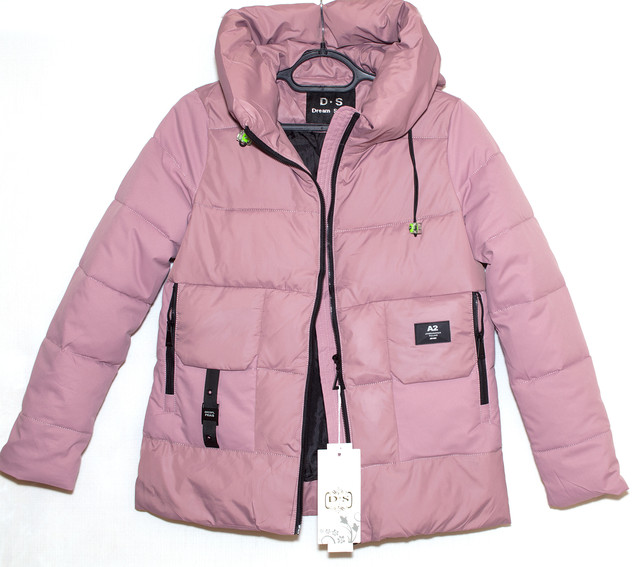 жіноча коротка куртка з капюшоном на зиму зимова куртка жіноча коротка рожева