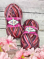 Пряжа Alize Superwash comfort socks. 100 г. 420 м. Колір — меланж 2698 рожевий, бордо, слива, червоний