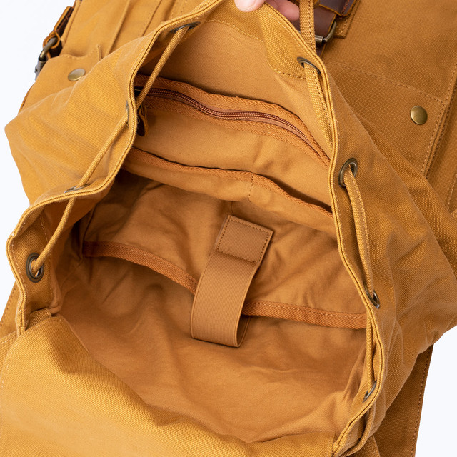 Фото чоловічого вінтажного рюкзака мілітарі канвас холст